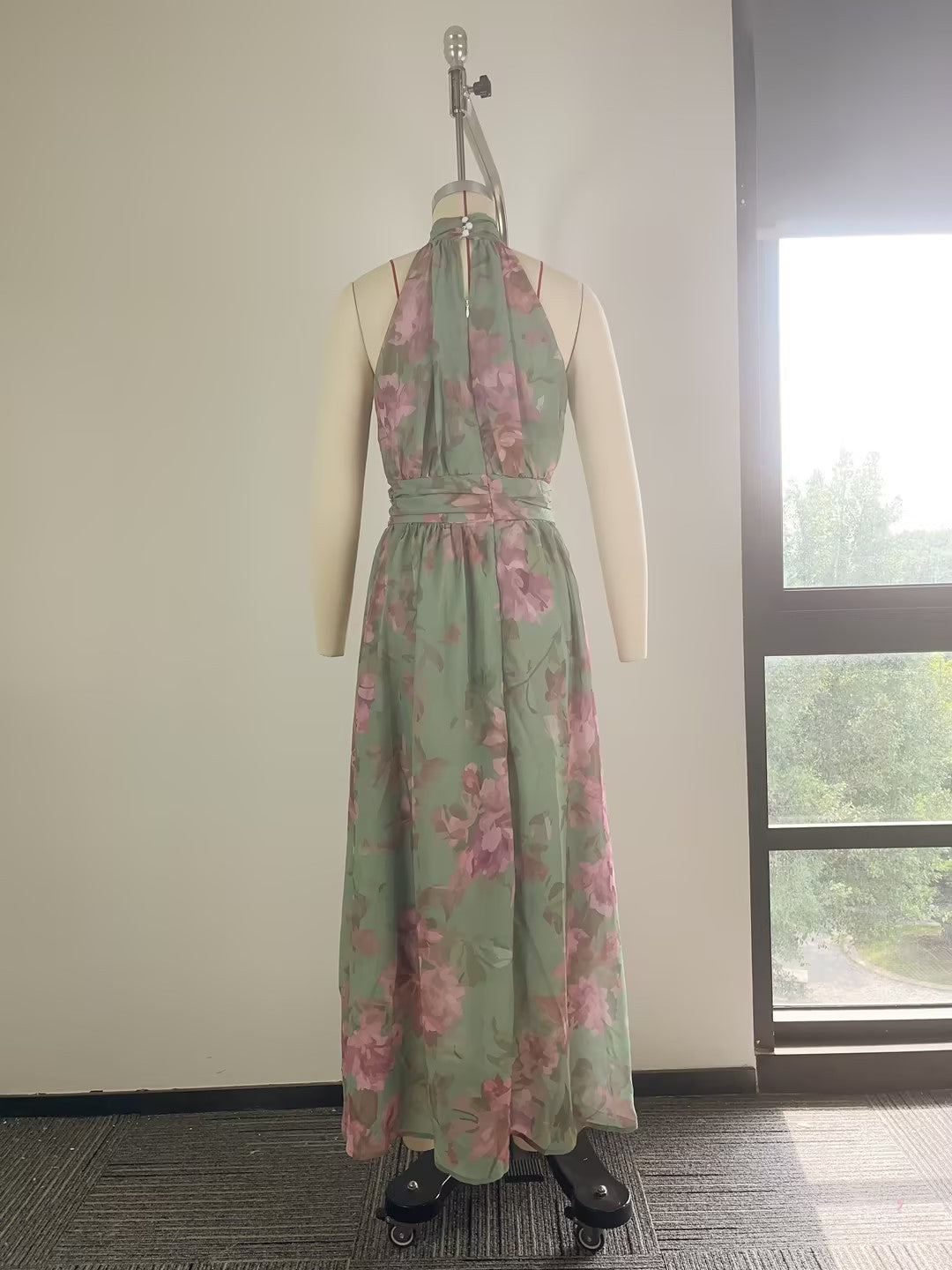 Women's Elegant Print Halter Neck Waist-Cinching Dress
