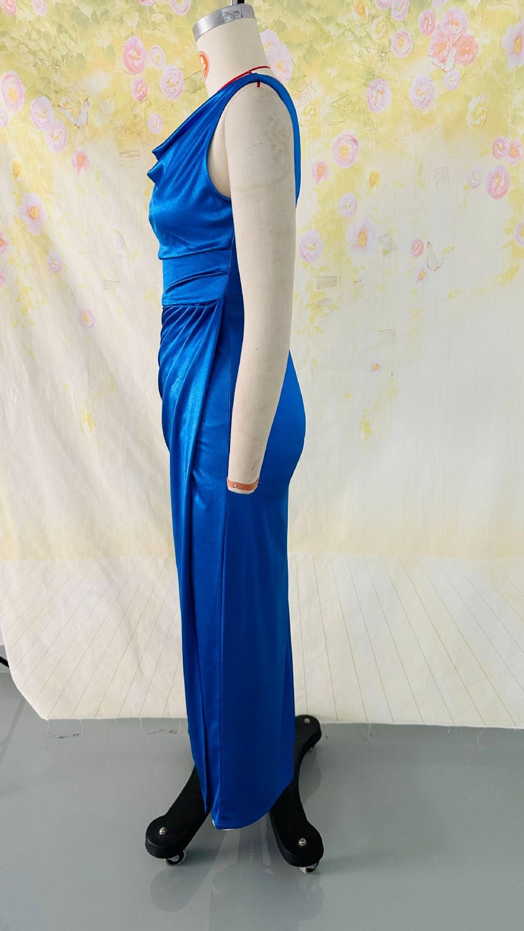 Women's Sleeveless Satin Dress with Hem Slit