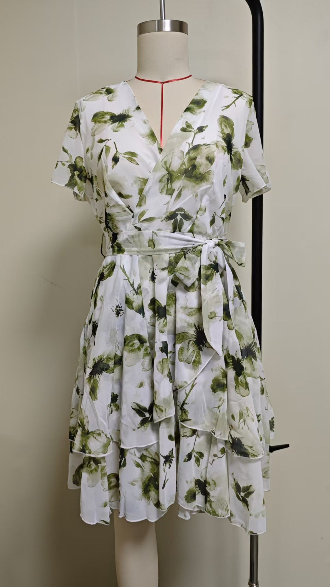Women's Floral Print V-Neck Short Sleeve Bohemian Swing Dress