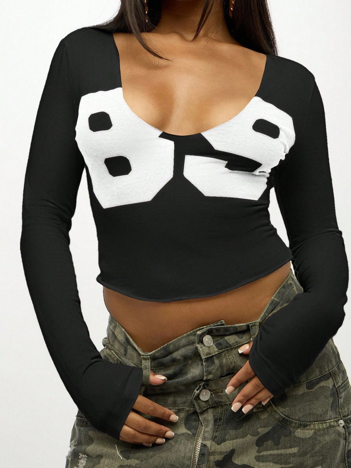 Letter Print U-Neck Long Sleeve Crop Top